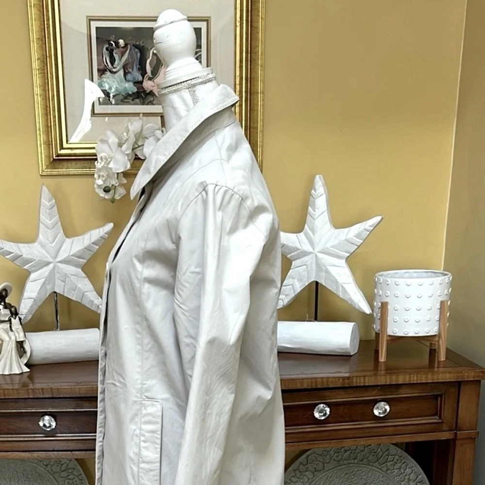 Cabela’s Women's Cream Fully Lined Button Front Collared Pockets Trench Coat Med - Picture 7 of 14